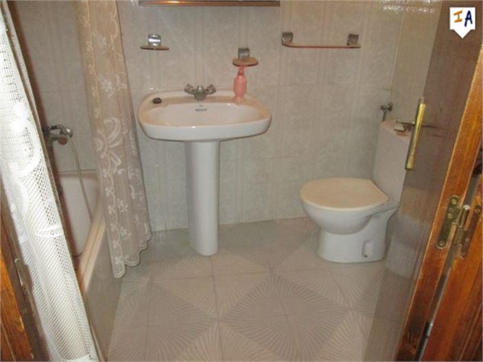 Image No.10-6 Bed House for sale