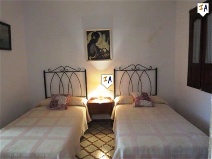 Image No.10-5 Bed House for sale