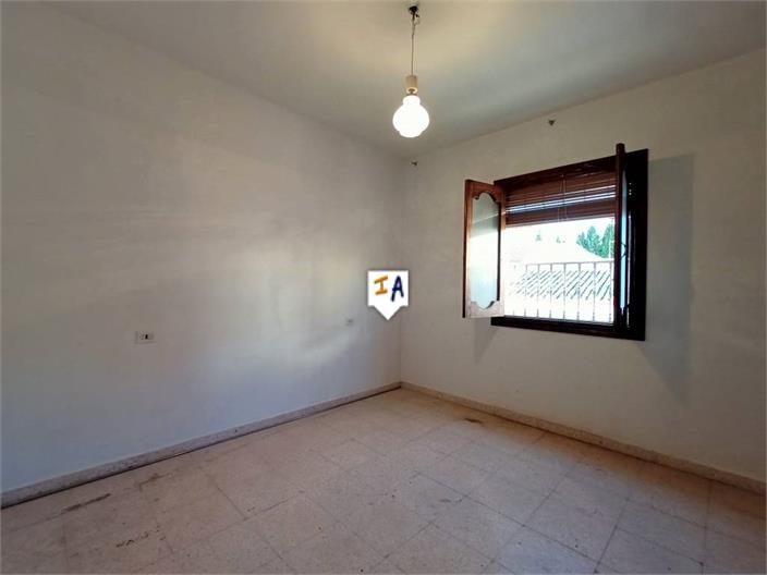 Image No.6-5 Bed House for sale