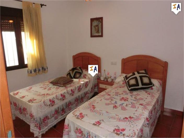 Image No.14-4 Bed House for sale