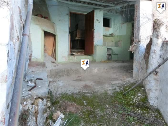 Image No.15-4 Bed House for sale