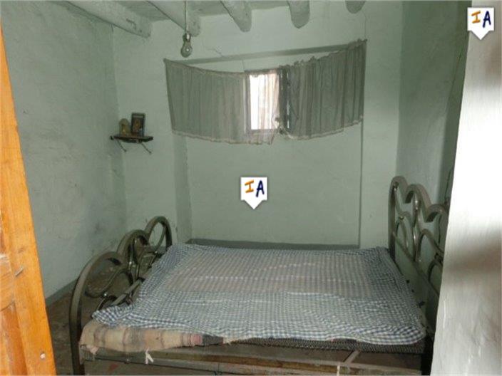 Image No.8-4 Bed House for sale