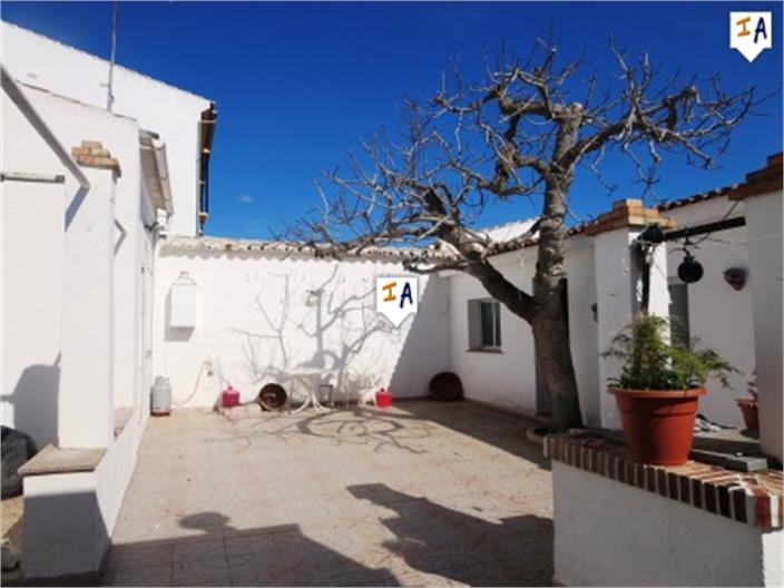 Image No.6-4 Bed House for sale