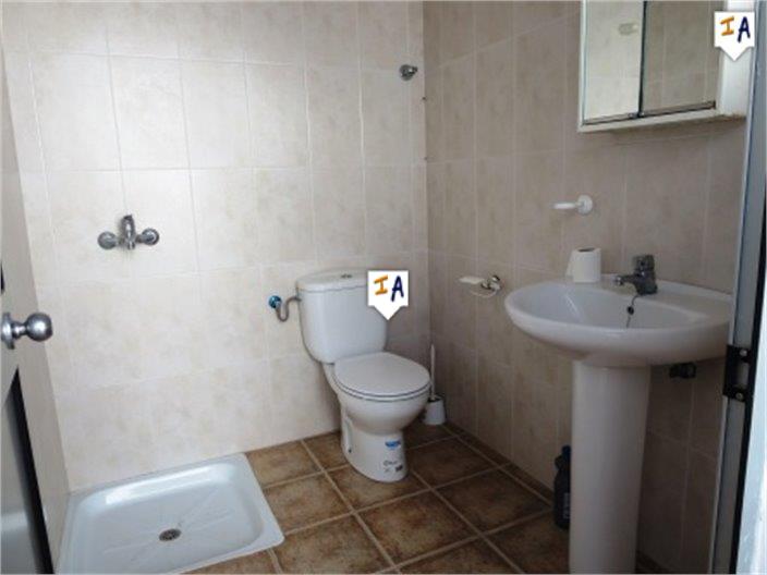 Image No.8-4 Bed House for sale