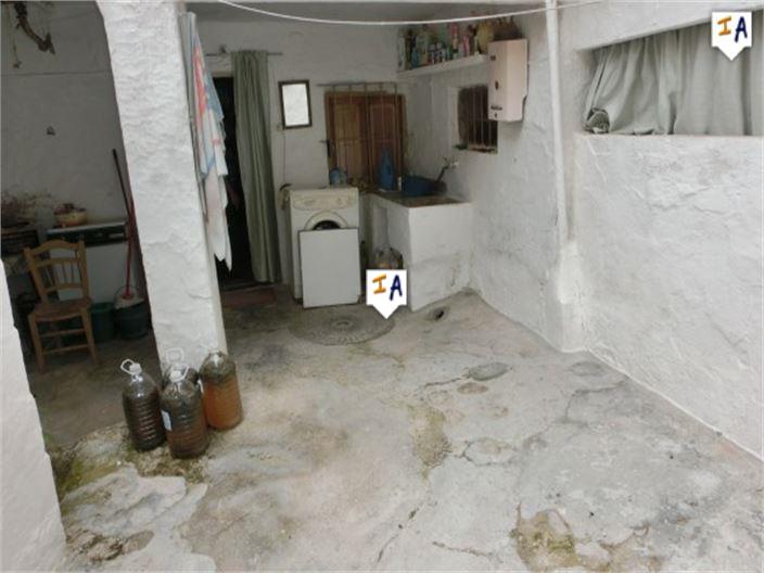 Image No.11-3 Bed House for sale