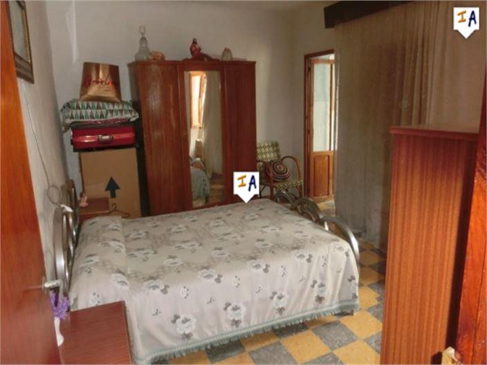 Image No.8-3 Bed House for sale