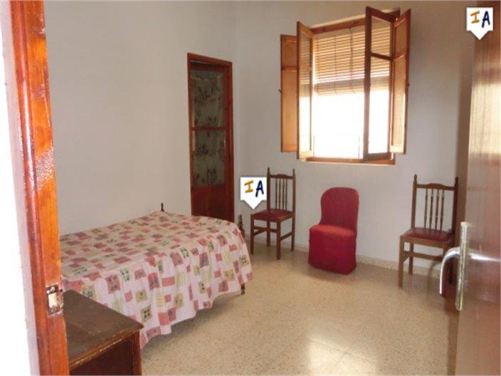 Image No.9-3 Bed House for sale