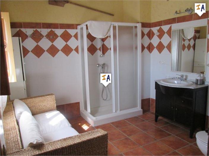 Image No.6-4 Bed House for sale