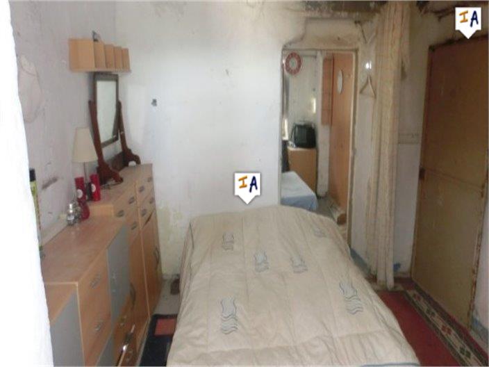 Image No.12-2 Bed House for sale