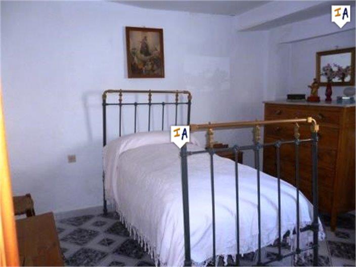 Image No.11-6 Bed House for sale