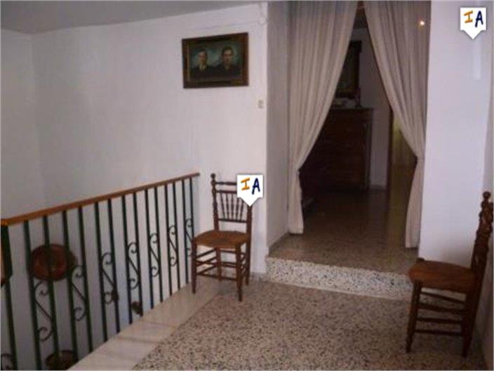 Image No.9-6 Bed House for sale