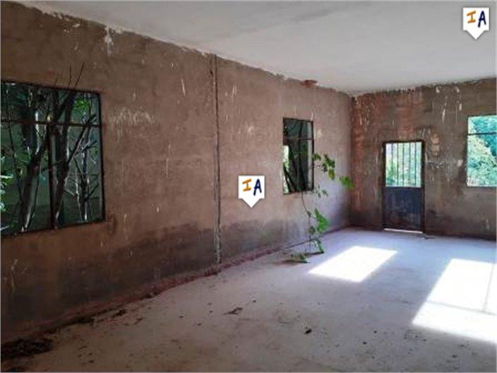 Image No.5-5 Bed Commercial for sale