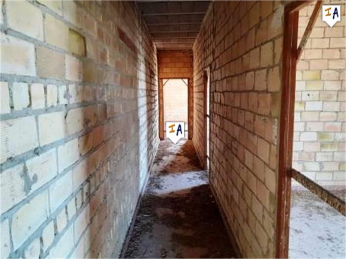 Image No.8-5 Bed Commercial for sale