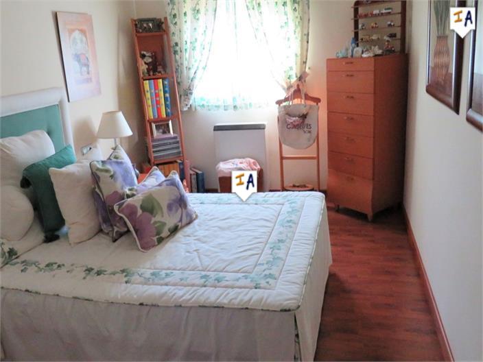 Image No.11-3 Bed House for sale