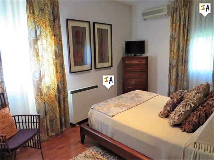 Image No.12-3 Bed House for sale