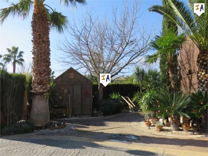 Image No.7-3 Bed House for sale