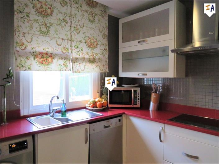 Image No.10-3 Bed House for sale