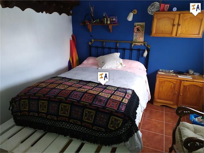 Image No.17-3 Bed House for sale