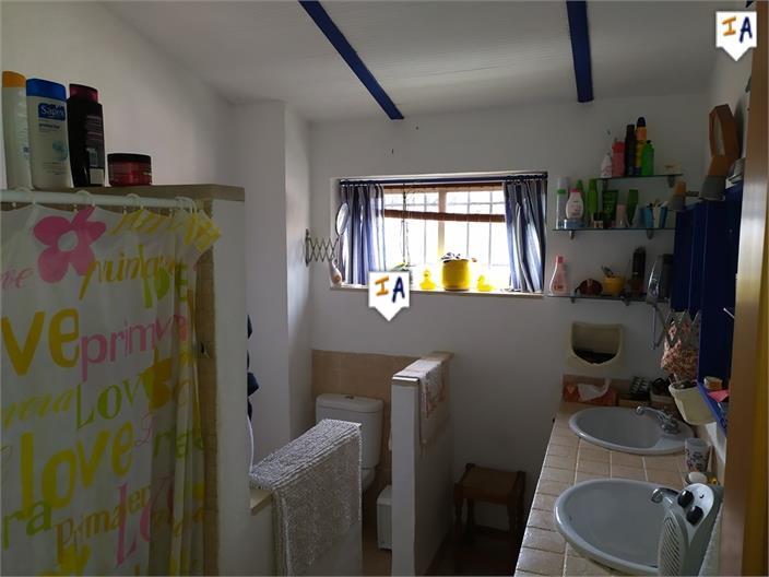 Image No.6-3 Bed House for sale