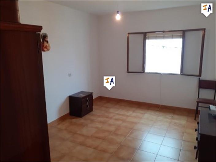 Image No.13-4 Bed House for sale