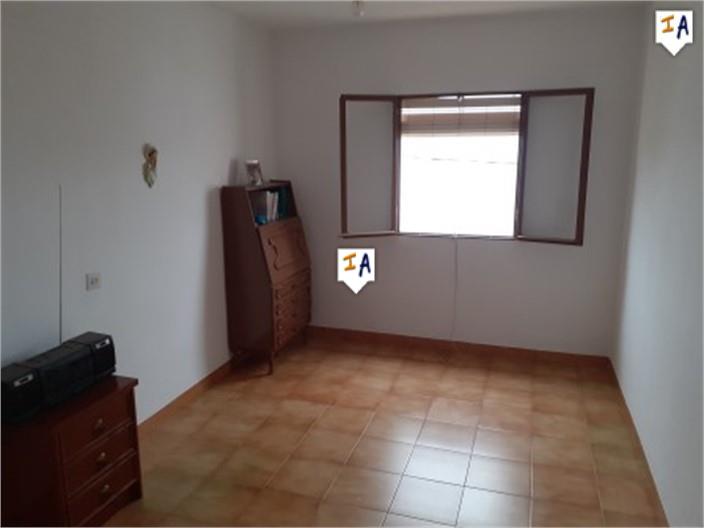 Image No.14-4 Bed House for sale