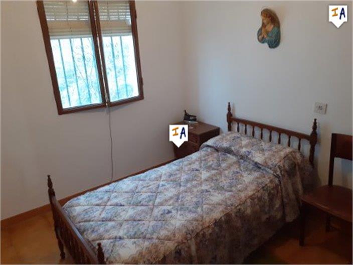 Image No.17-4 Bed House for sale