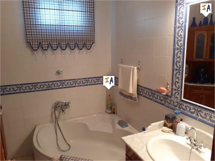 Image No.10-4 Bed House for sale