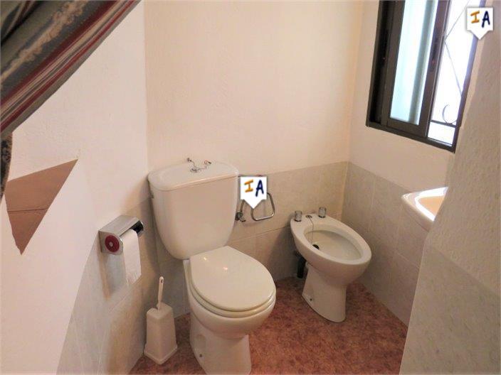 Image No.15-3 Bed House for sale