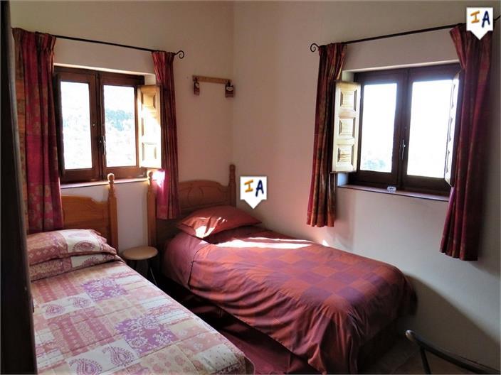 Image No.17-4 Bed Farmhouse for sale