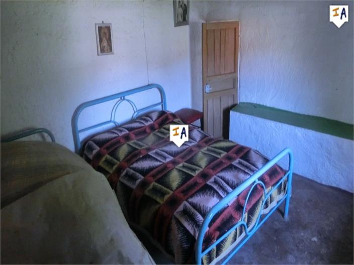 Image No.16-4 Bed Farmhouse for sale