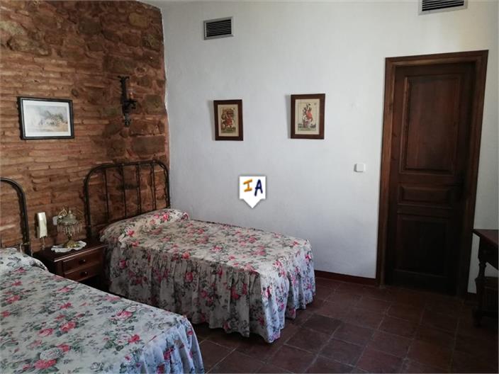 Image No.10-13 Bed Commercial for sale