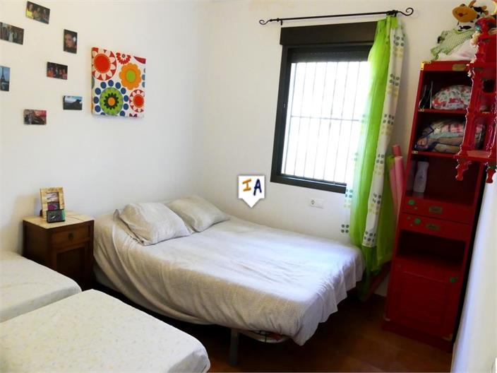 Image No.17-9 Bed House for sale