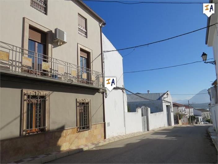 Image No.17-4 Bed House for sale