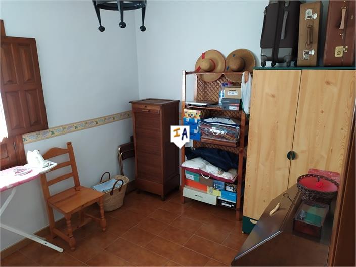 Image No.17-3 Bed House for sale