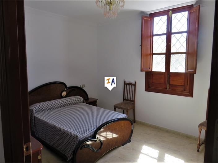 Image No.14-4 Bed House for sale