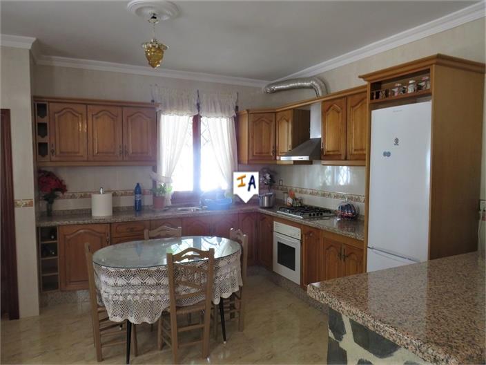 Image No.4-4 Bed House for sale