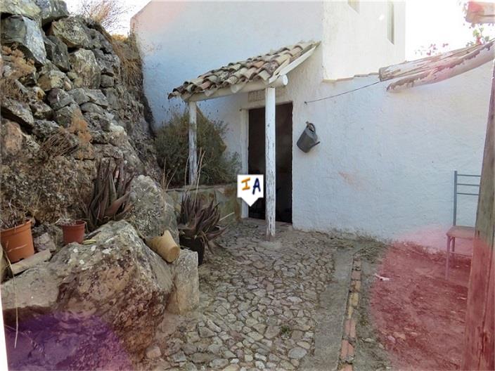 Image No.12-3 Bed Farmhouse for sale