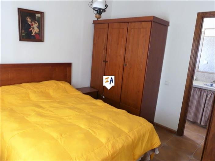 Image No.6-3 Bed House for sale