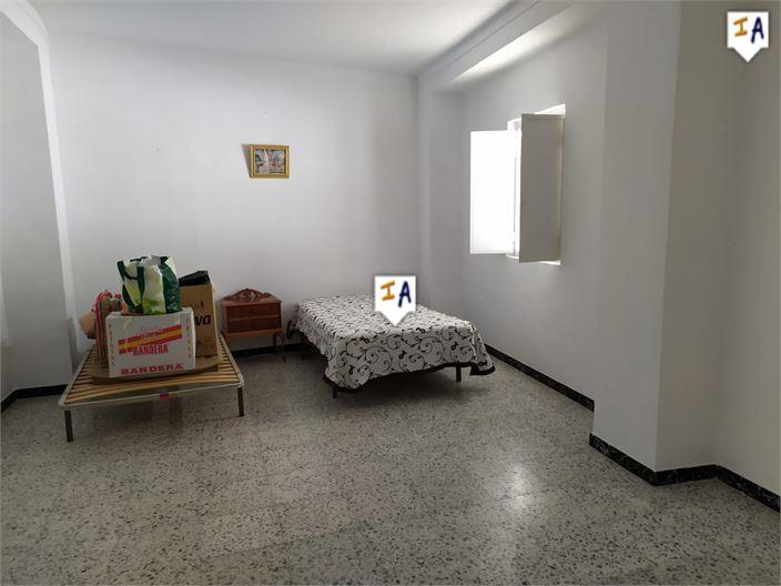 Image No.11-3 Bed House for sale