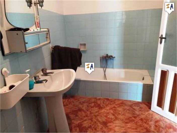 Image No.12-3 Bed House for sale