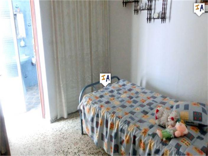 Image No.16-4 Bed House for sale