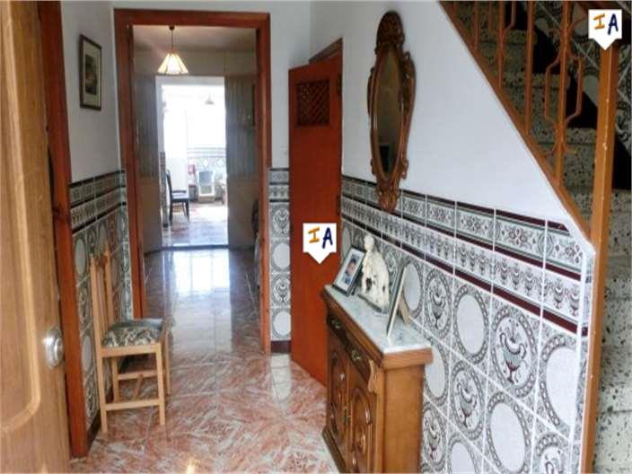 Image No.6-4 Bed House for sale