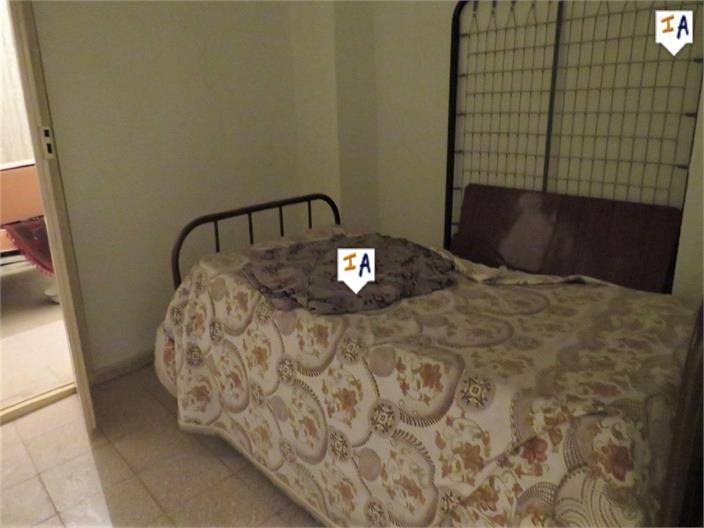 Image No.17-6 Bed House for sale