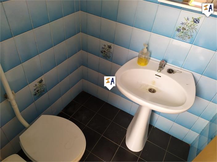 Image No.16-5 Bed House for sale