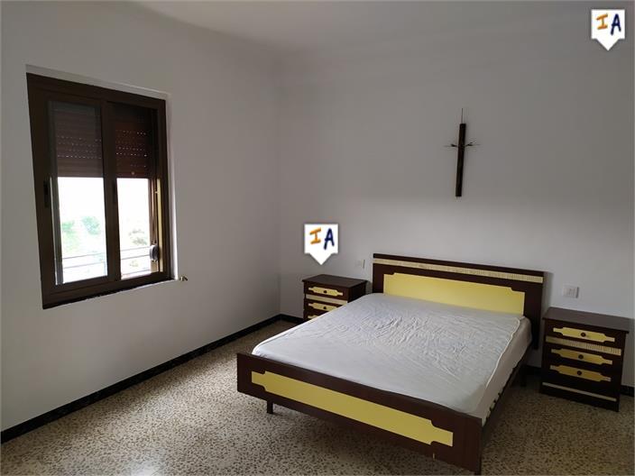 Image No.7-5 Bed House for sale