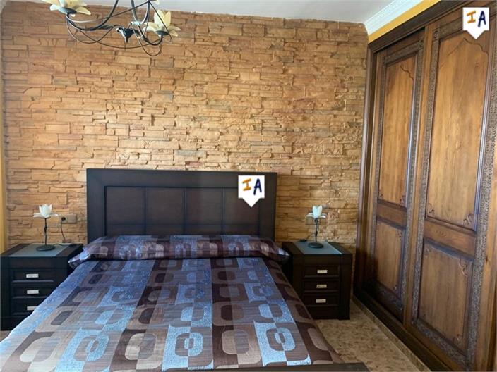 Image No.11-6 Bed House for sale