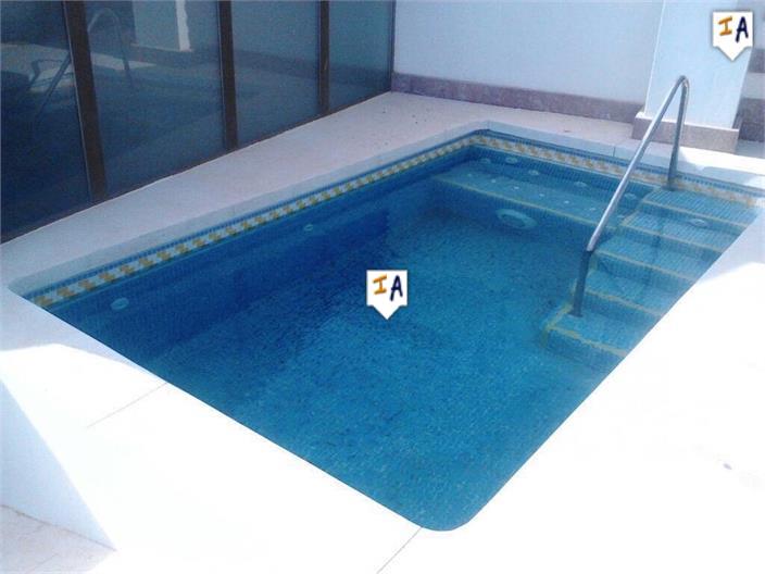 Image No.17-6 Bed House for sale