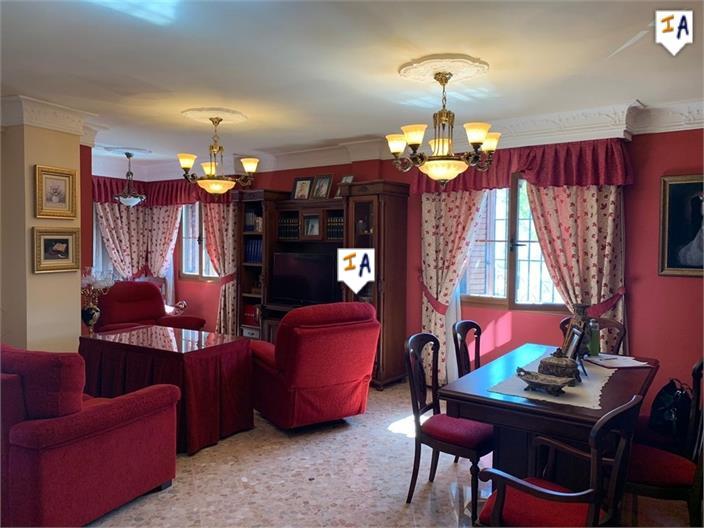 Image No.6-6 Bed House for sale