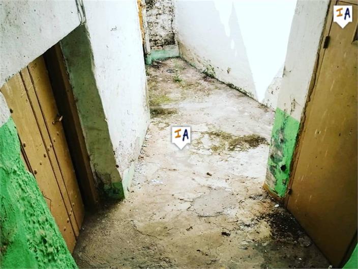 Image No.16-5 Bed House for sale