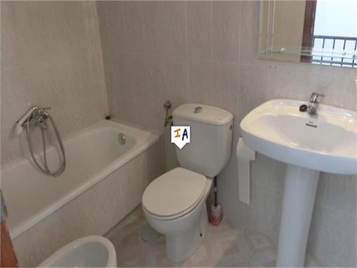 Image No.12-2 Bed House for sale